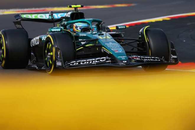 迈凯伦翻盘红牛车队,阿隆索惊艳四座 迈凯伦翻盘红牛车队,阿隆索惊艳四座