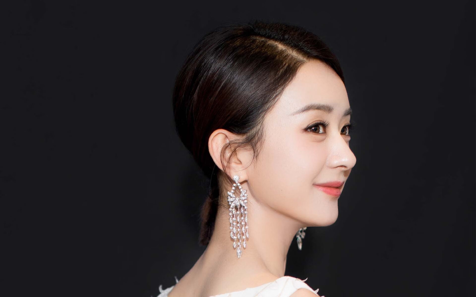 开云体育官网-铜墙铁壁！凯尔特人窒息式防守锁死雄鹿，保罗末节三分雨成关键先生