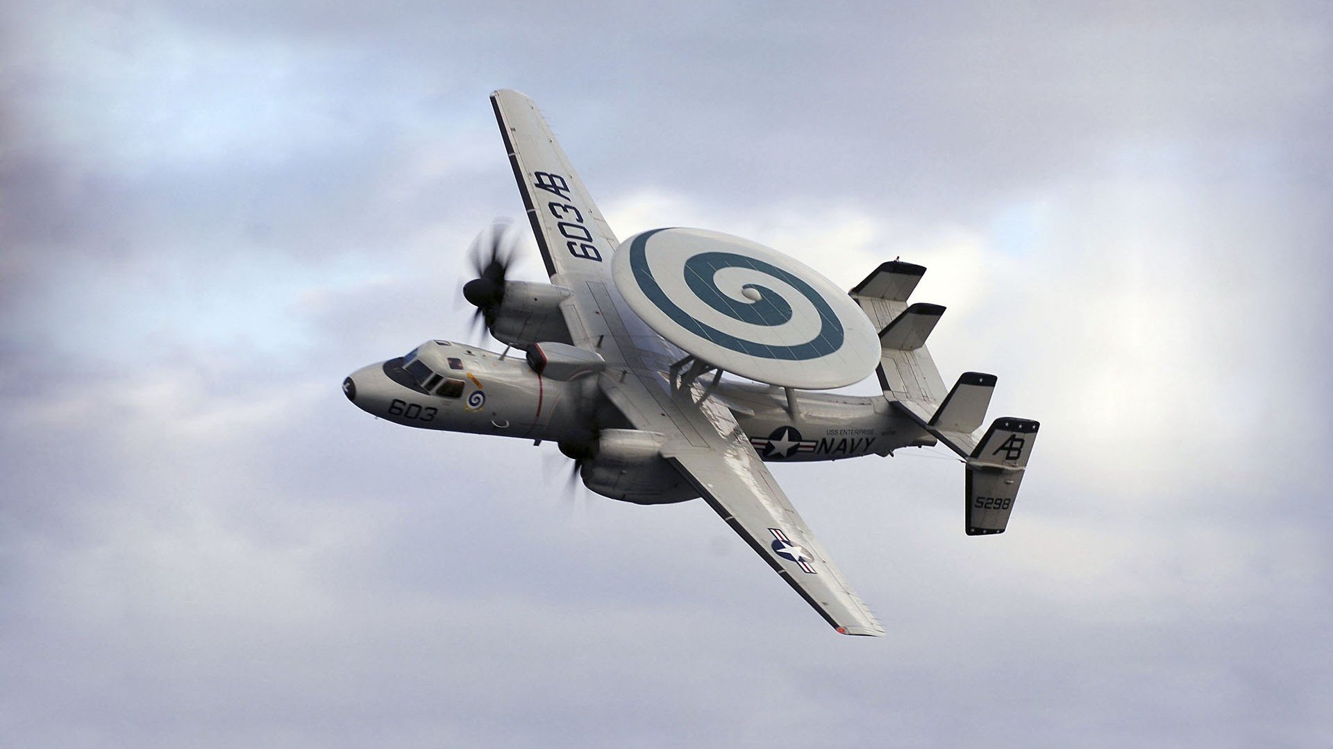 开云体育平台APP-当得分机器布克撞上钢铁防线活塞—一次个人英雄主义与团队铁律的碰撞